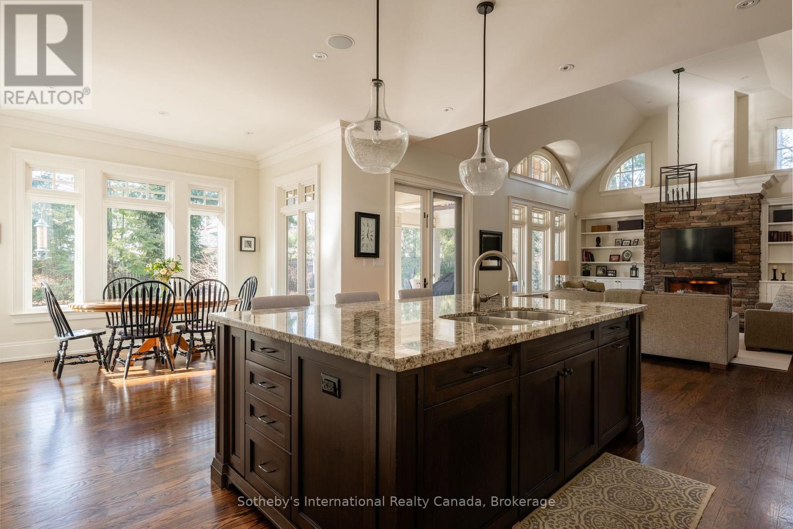 1259 SPRUCELEA DRIVE