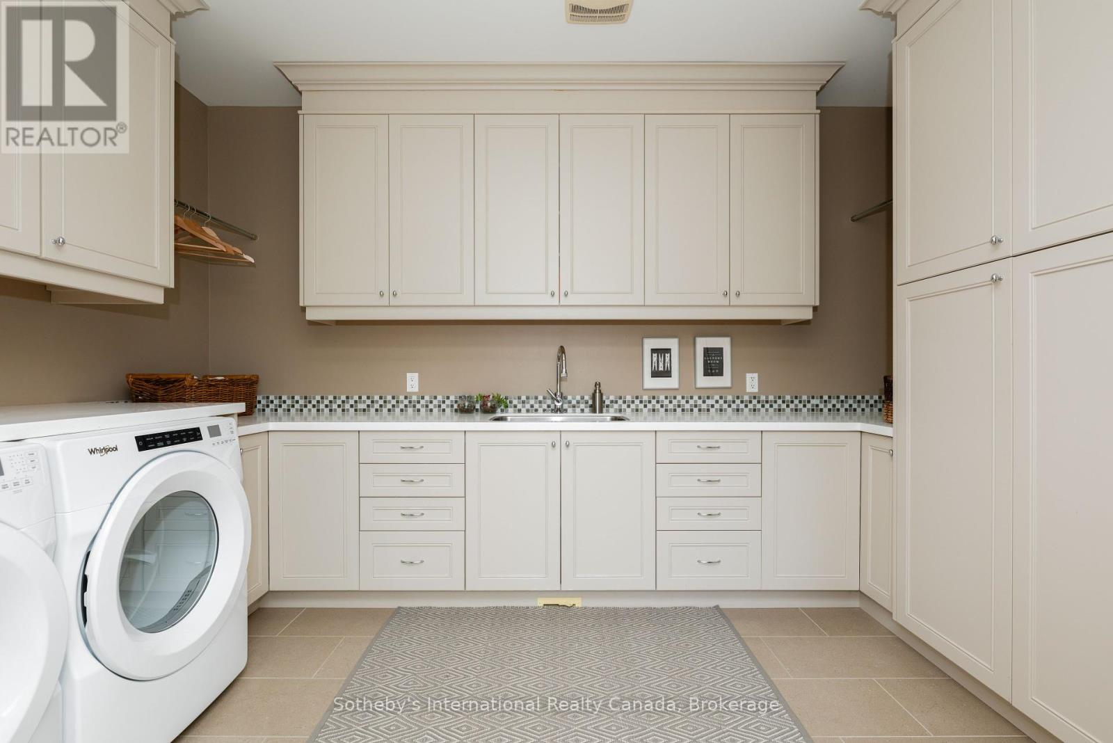 1259 SPRUCELEA DRIVE