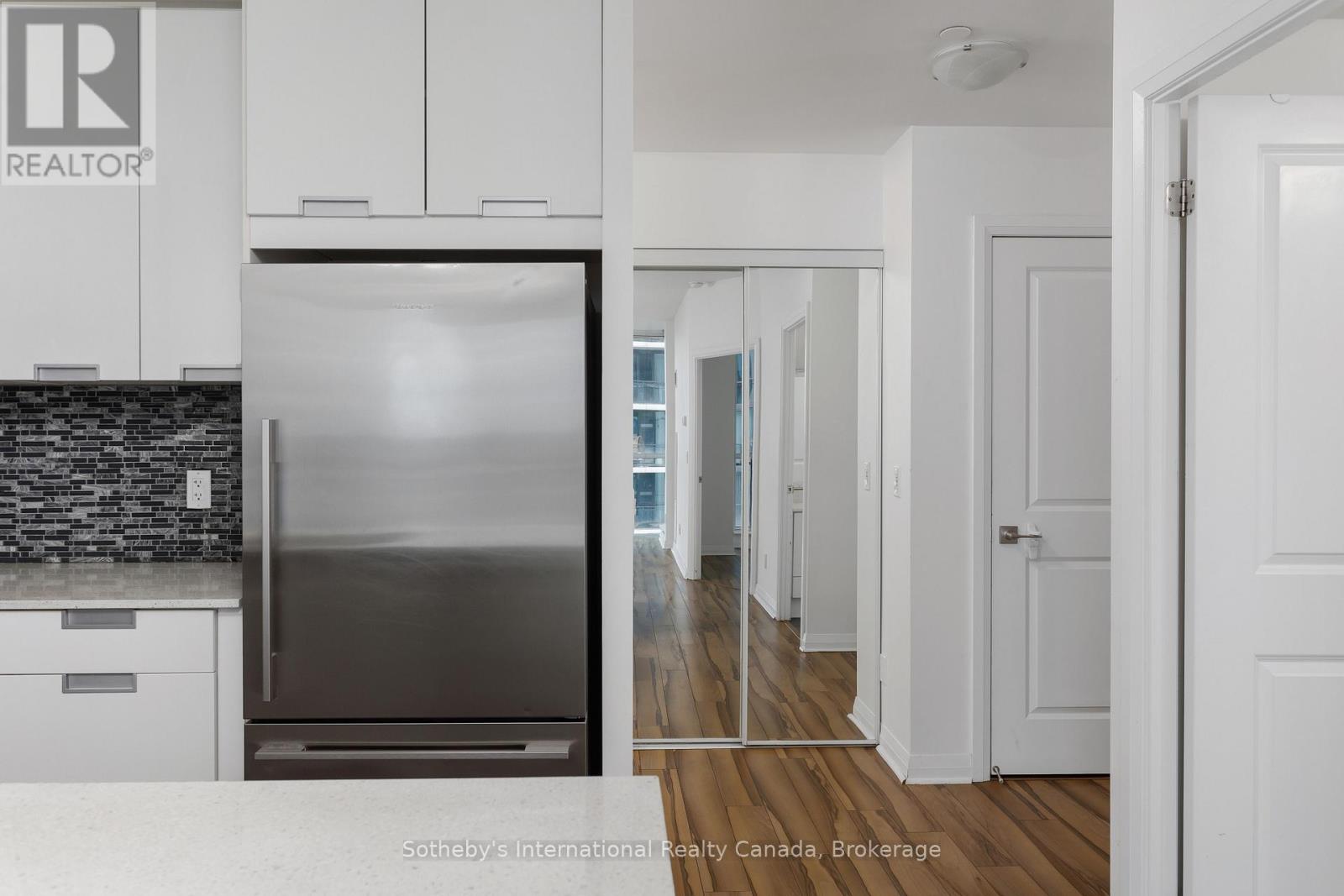 1010 - 55 EGLINTON AVENUE W