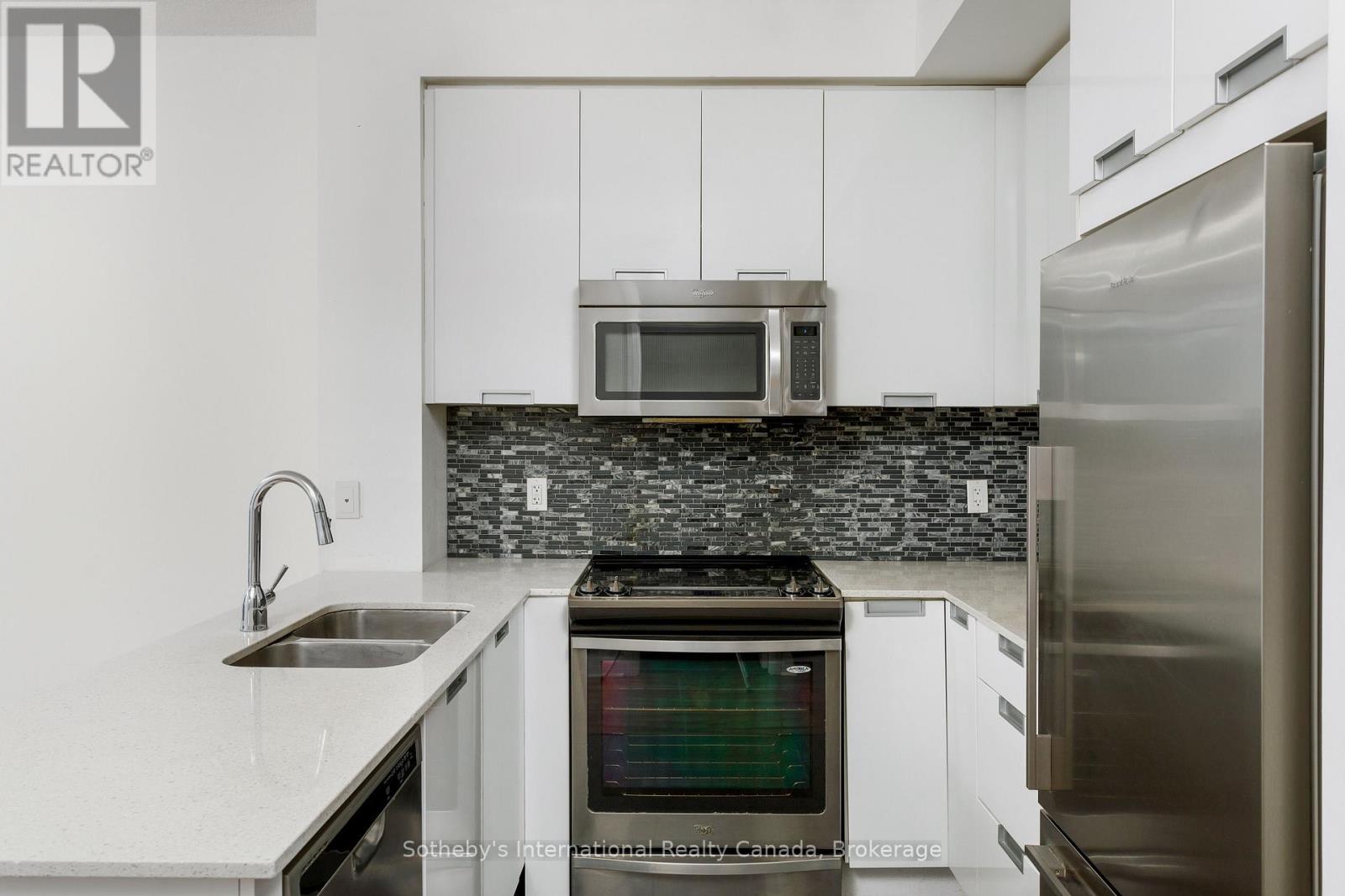 1010 - 55 EGLINTON AVENUE W