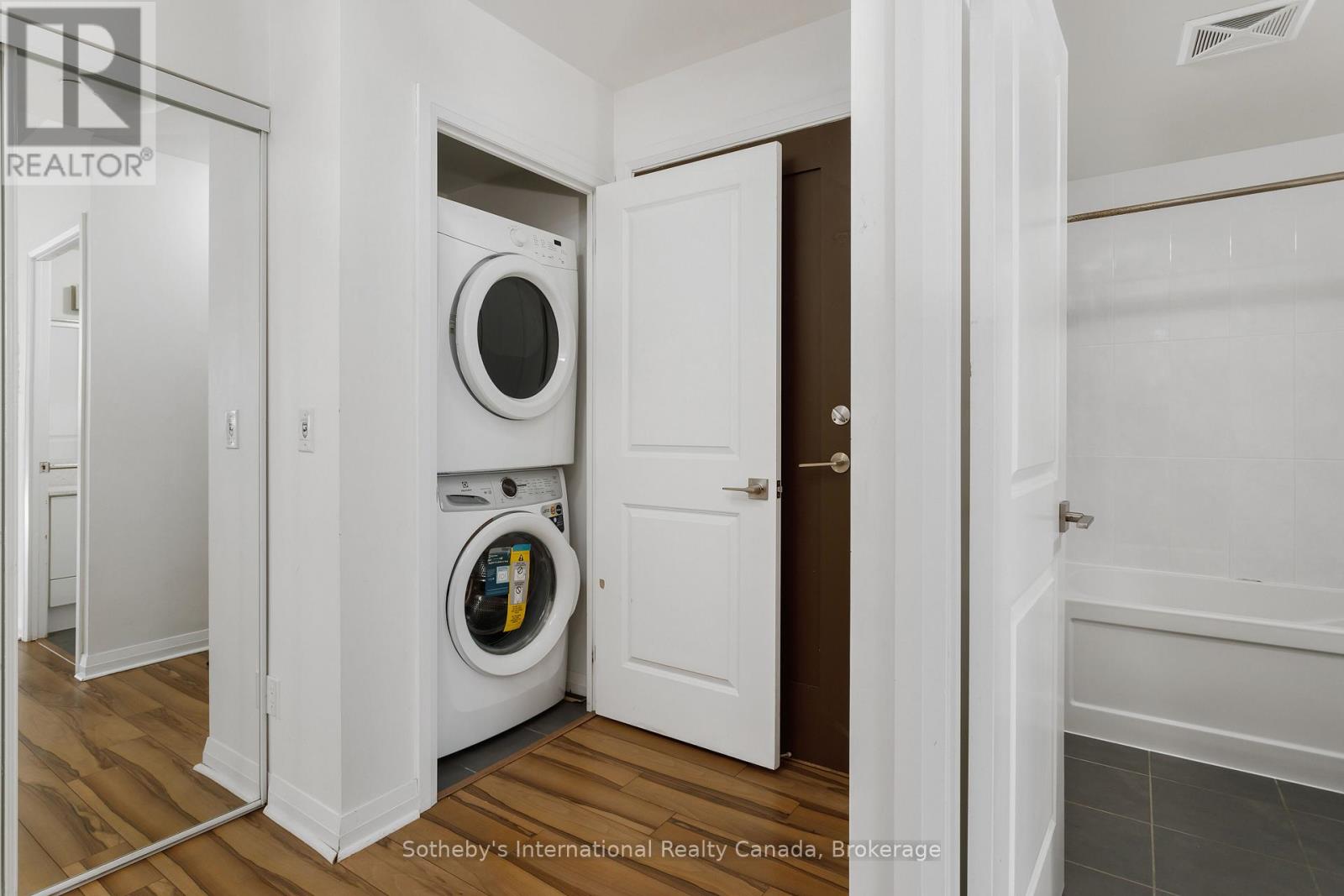 1010 - 55 EGLINTON AVENUE W