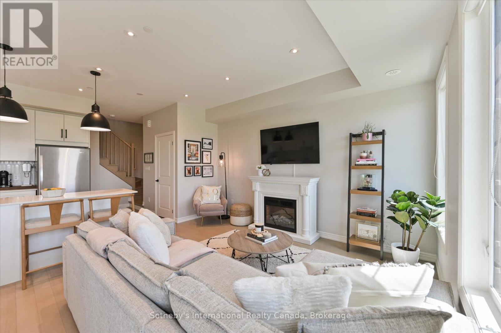 31 - 2199 LILLYKIN STREET