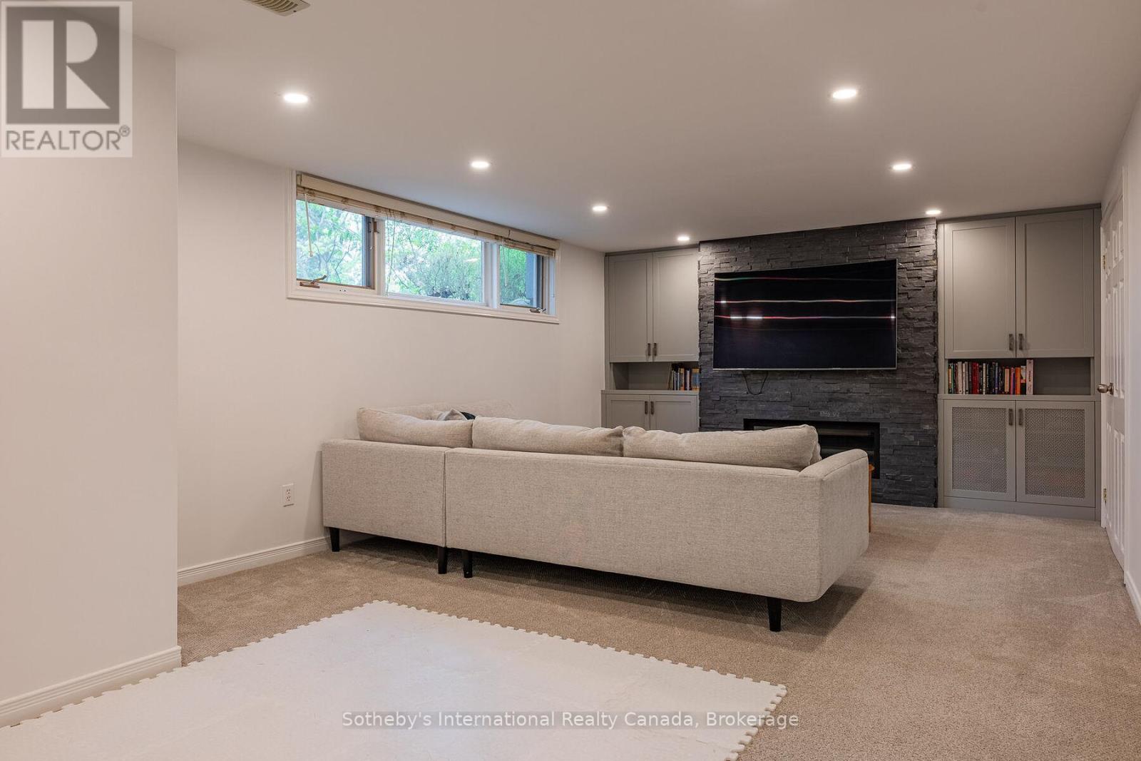130 BLYTH CRESCENT