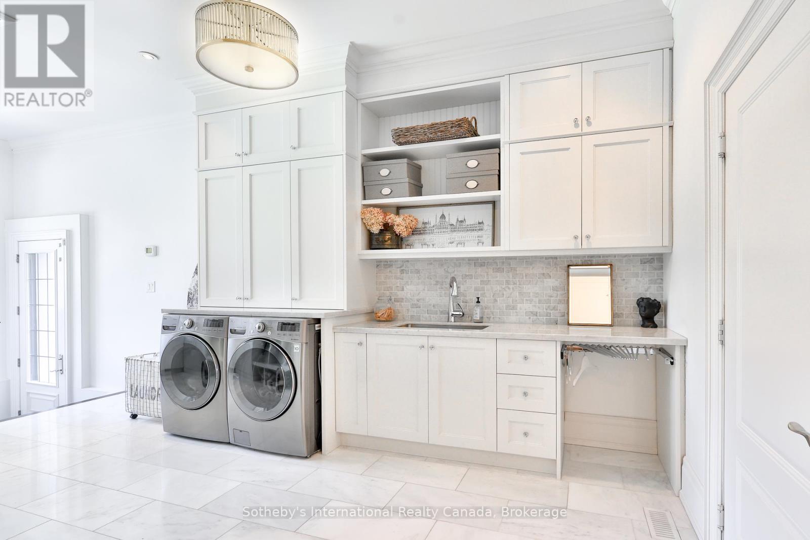 1497 LAKESHORE ROAD W