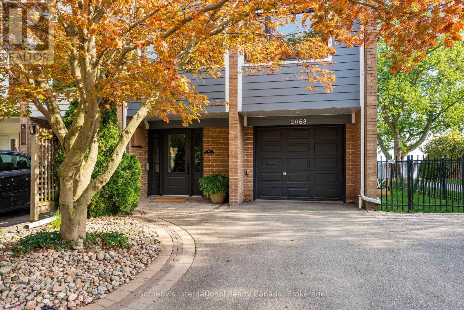 2068 WATER'S EDGE DRIVE