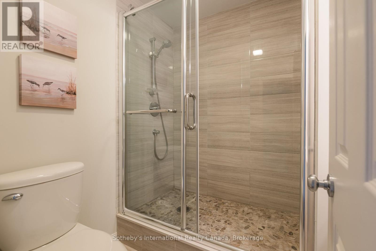 2068 WATER'S EDGE DRIVE