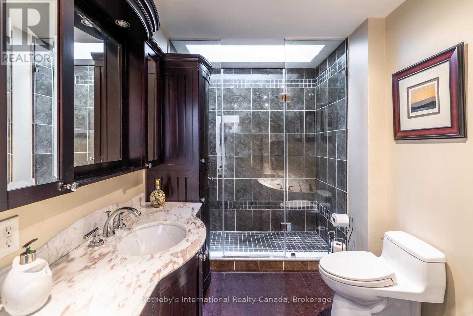 98 SELGROVE CRESCENT