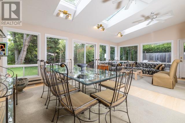 98 SELGROVE CRESCENT