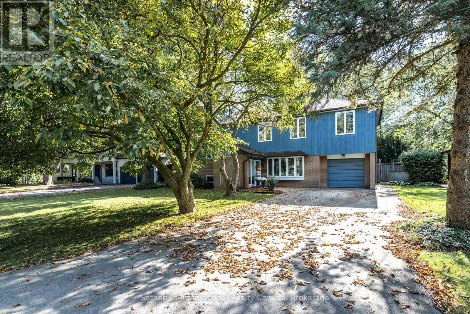 98 SELGROVE CRESCENT