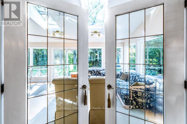 98 SELGROVE CRESCENT