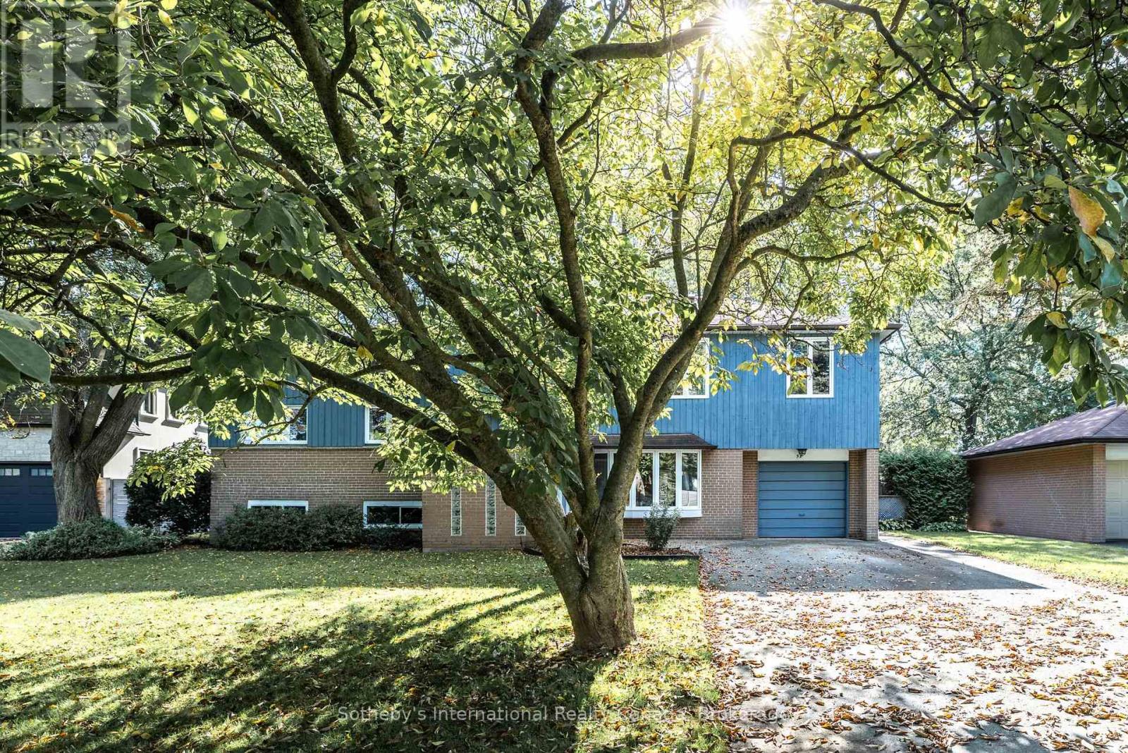 98 SELGROVE CRESCENT