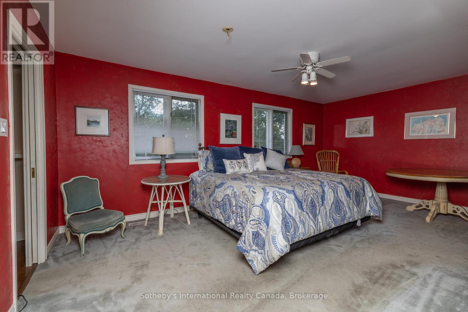 98 SELGROVE CRESCENT