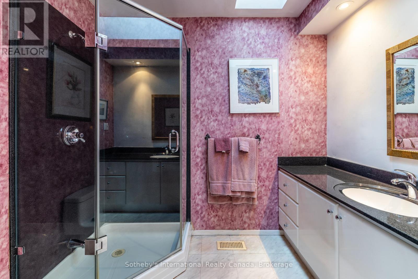 98 SELGROVE CRESCENT