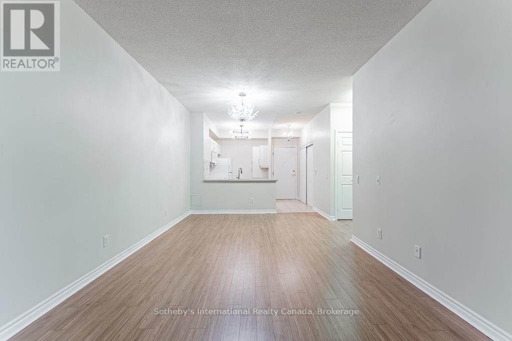 222 - 25 KINGSBRIDGE GARDEN CIRCLE