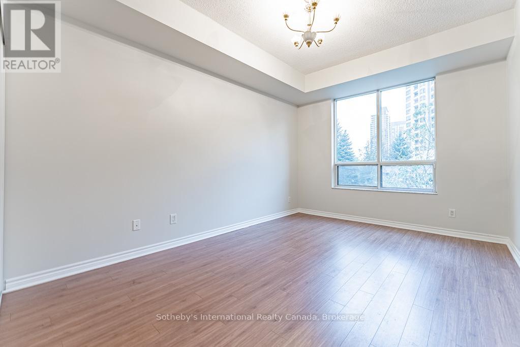 222 - 25 KINGSBRIDGE GARDEN CIRCLE