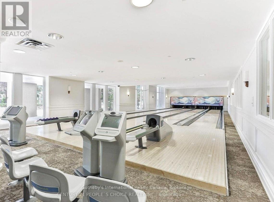 222 - 25 KINGSBRIDGE GARDEN CIRCLE