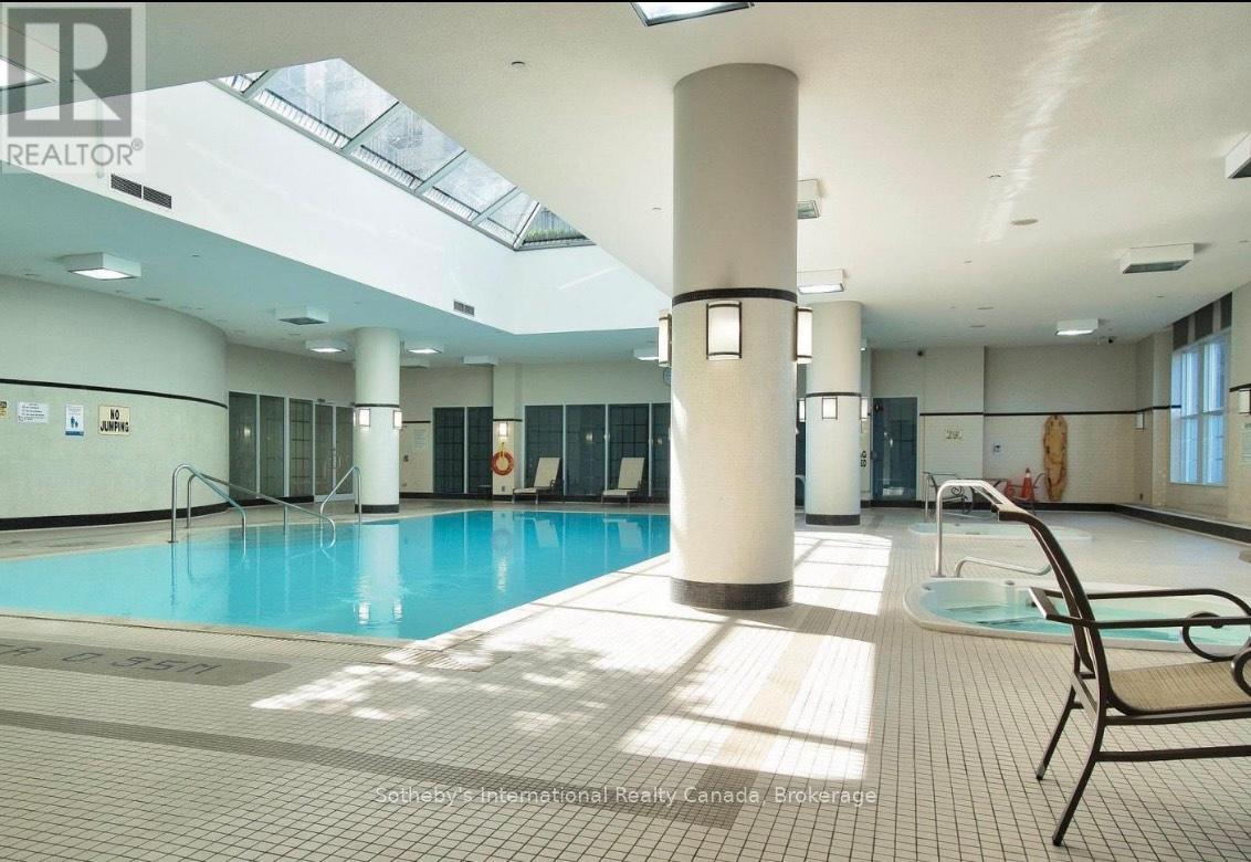 222 - 25 KINGSBRIDGE GARDEN CIRCLE