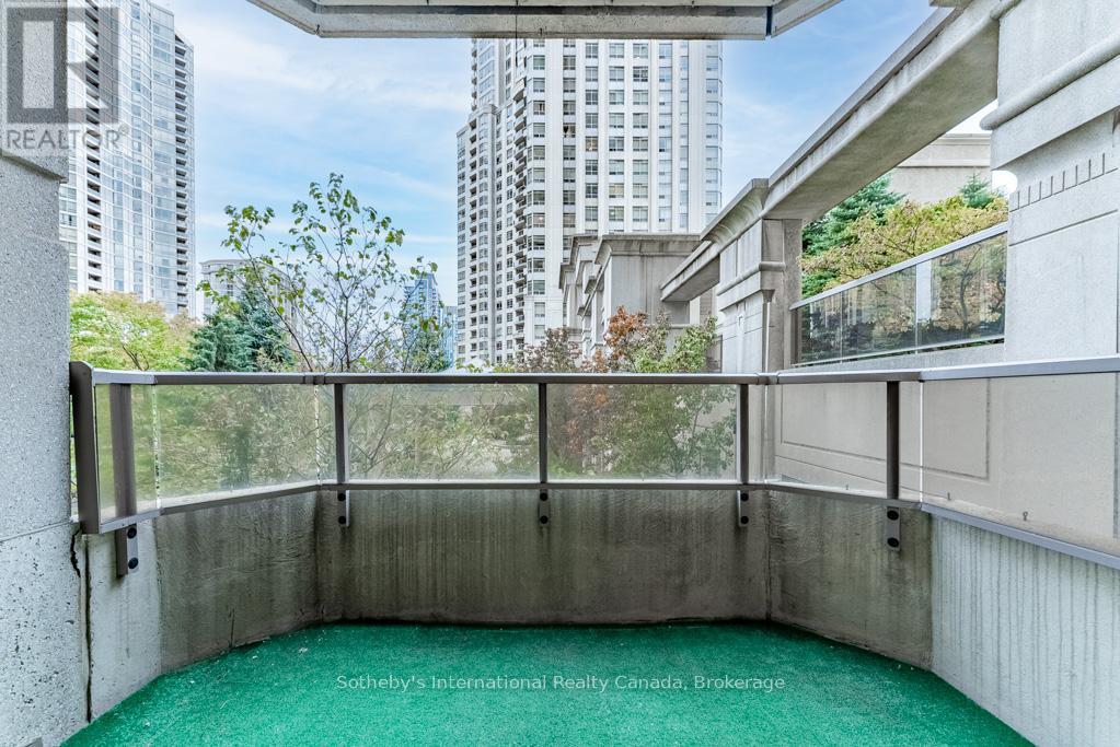 222 - 25 KINGSBRIDGE GARDEN CIRCLE