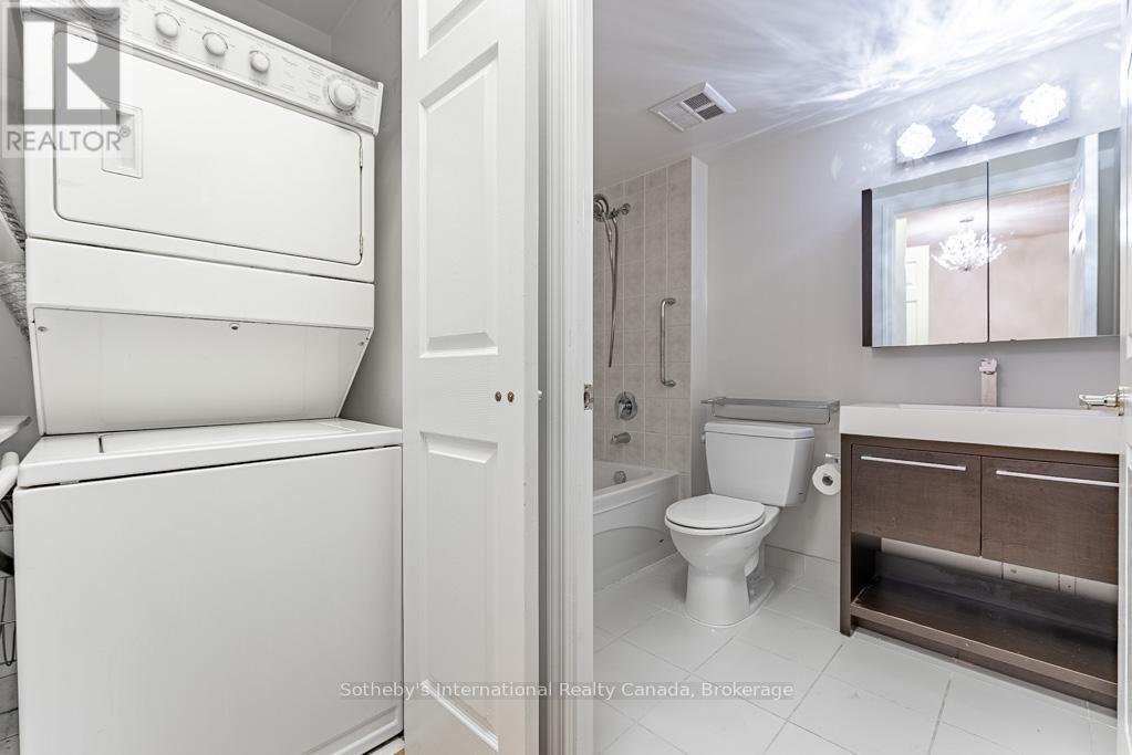 222 - 25 KINGSBRIDGE GARDEN CIRCLE