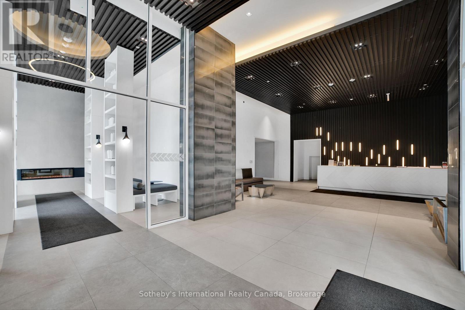 413 - 2489 TAUNTON ROAD