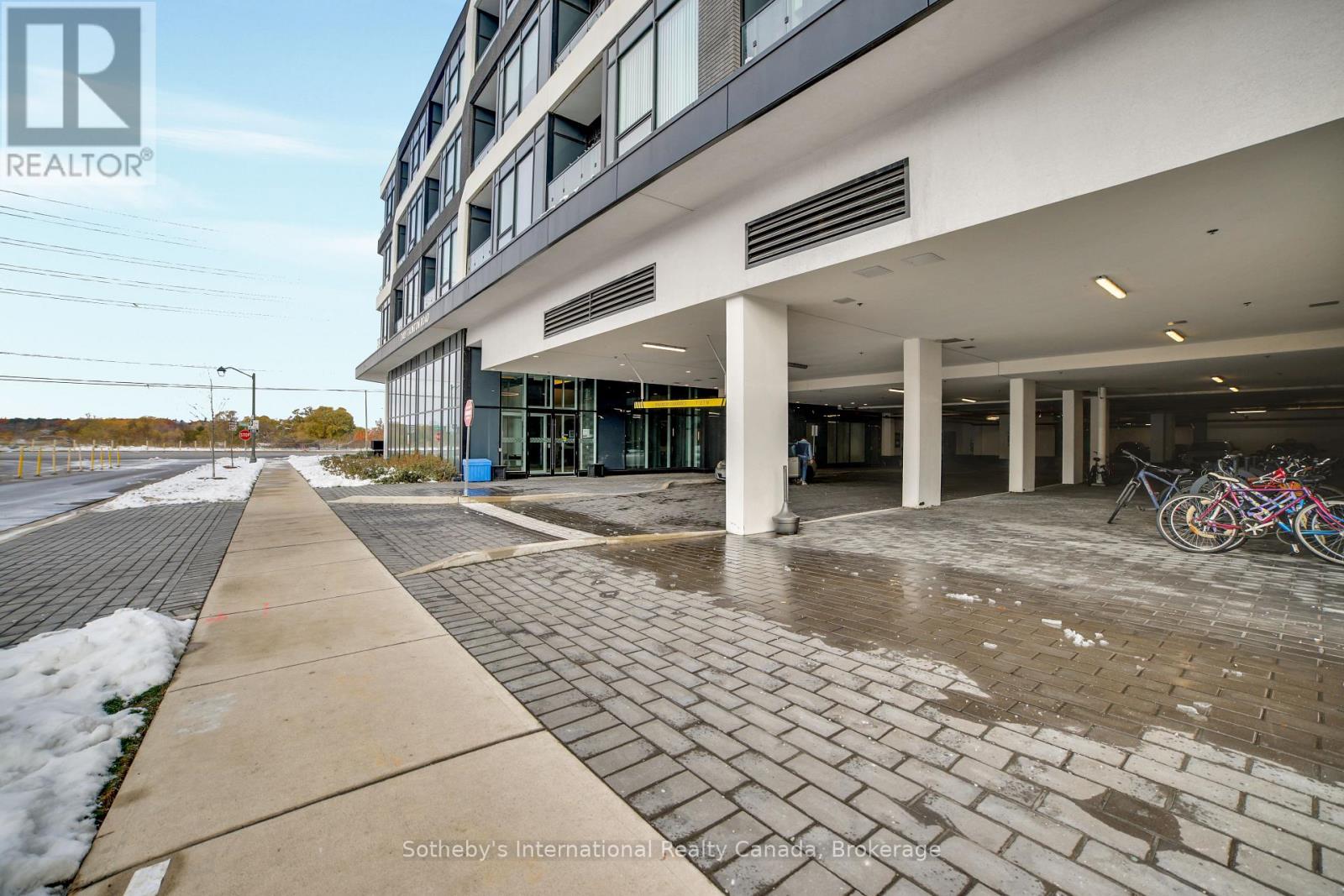 413 - 2489 TAUNTON ROAD