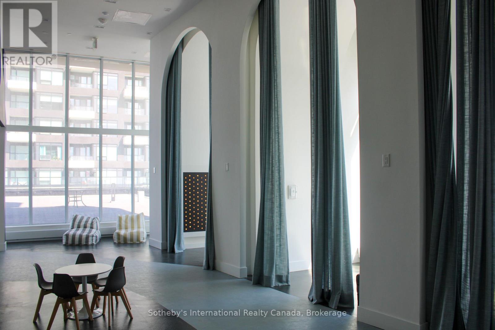 413 - 2489 TAUNTON ROAD