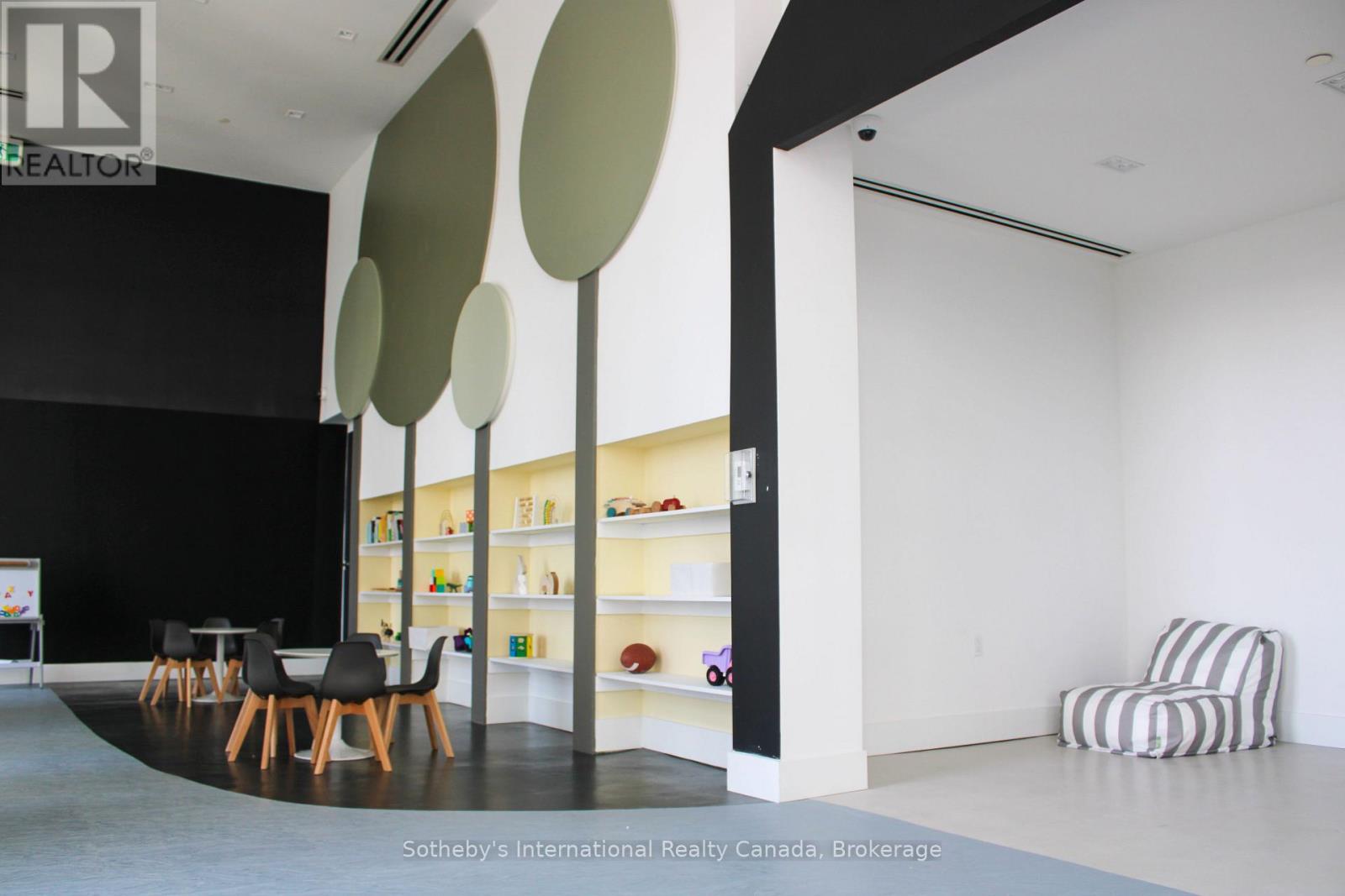 413 - 2489 TAUNTON ROAD