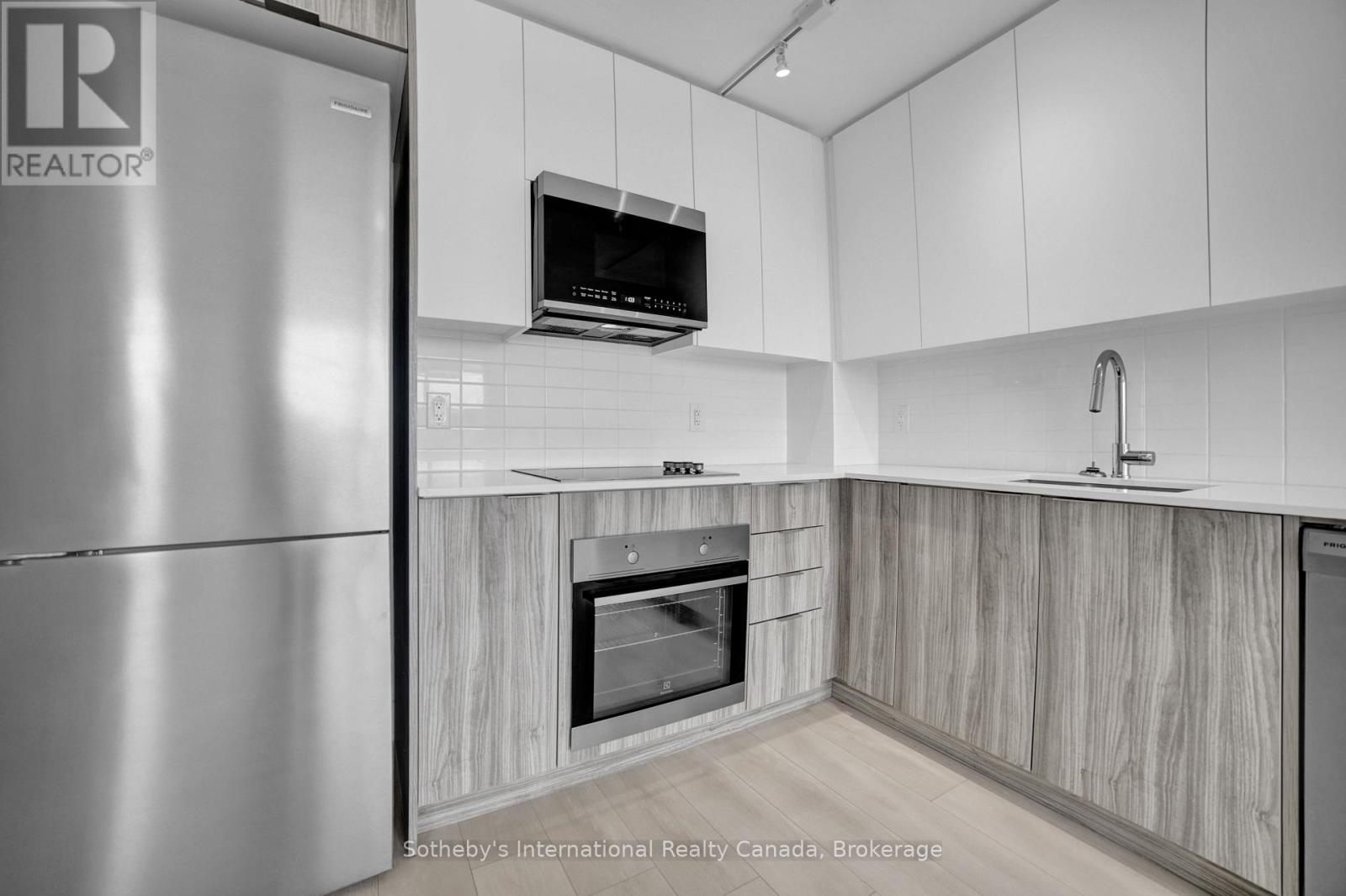 413 - 2489 TAUNTON ROAD