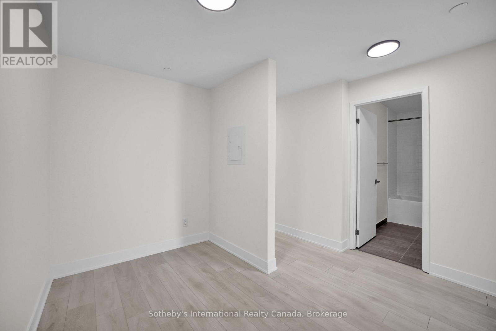 413 - 2489 TAUNTON ROAD