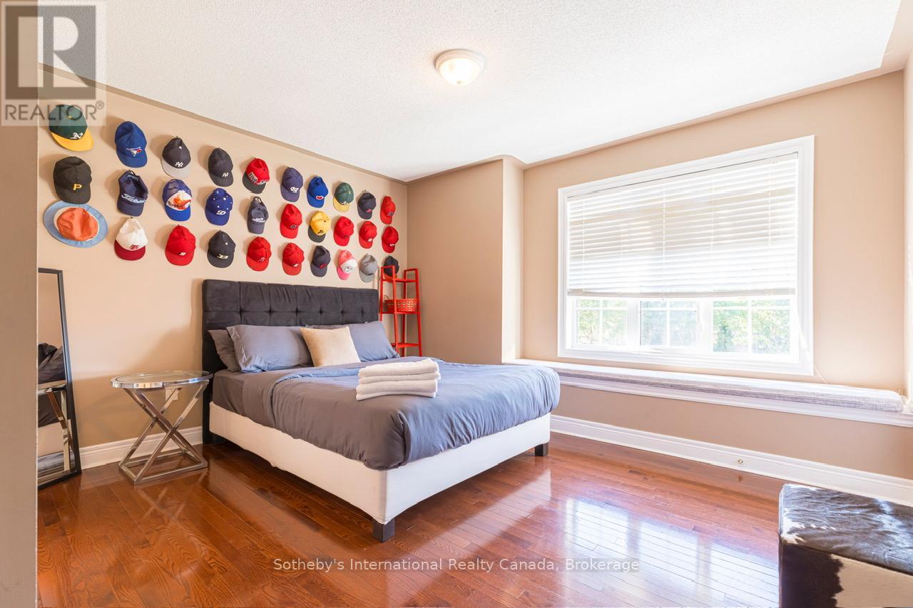 2472 UPPER VALLEY CRESCENT