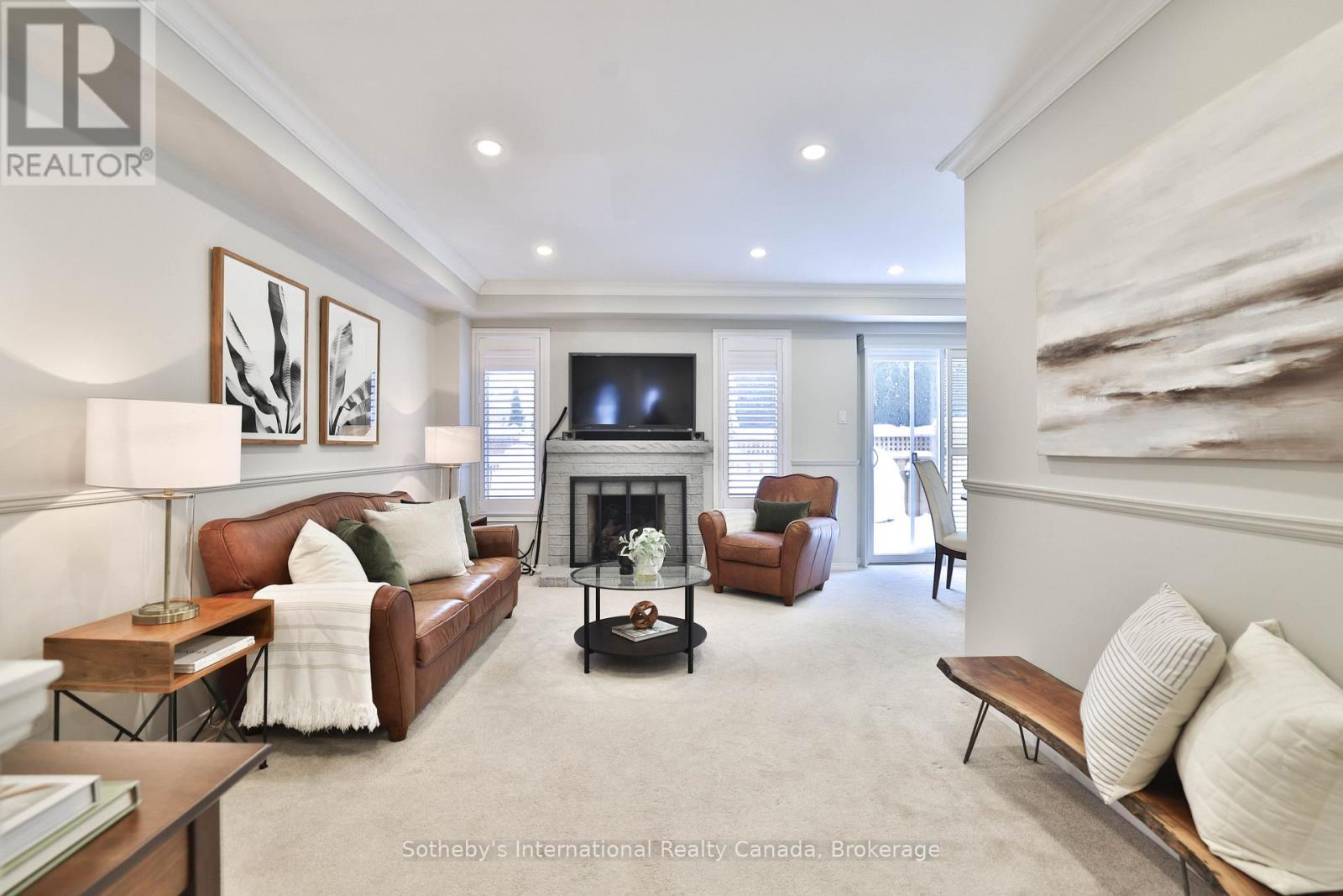 7 - 5255 LAKESHORE ROAD