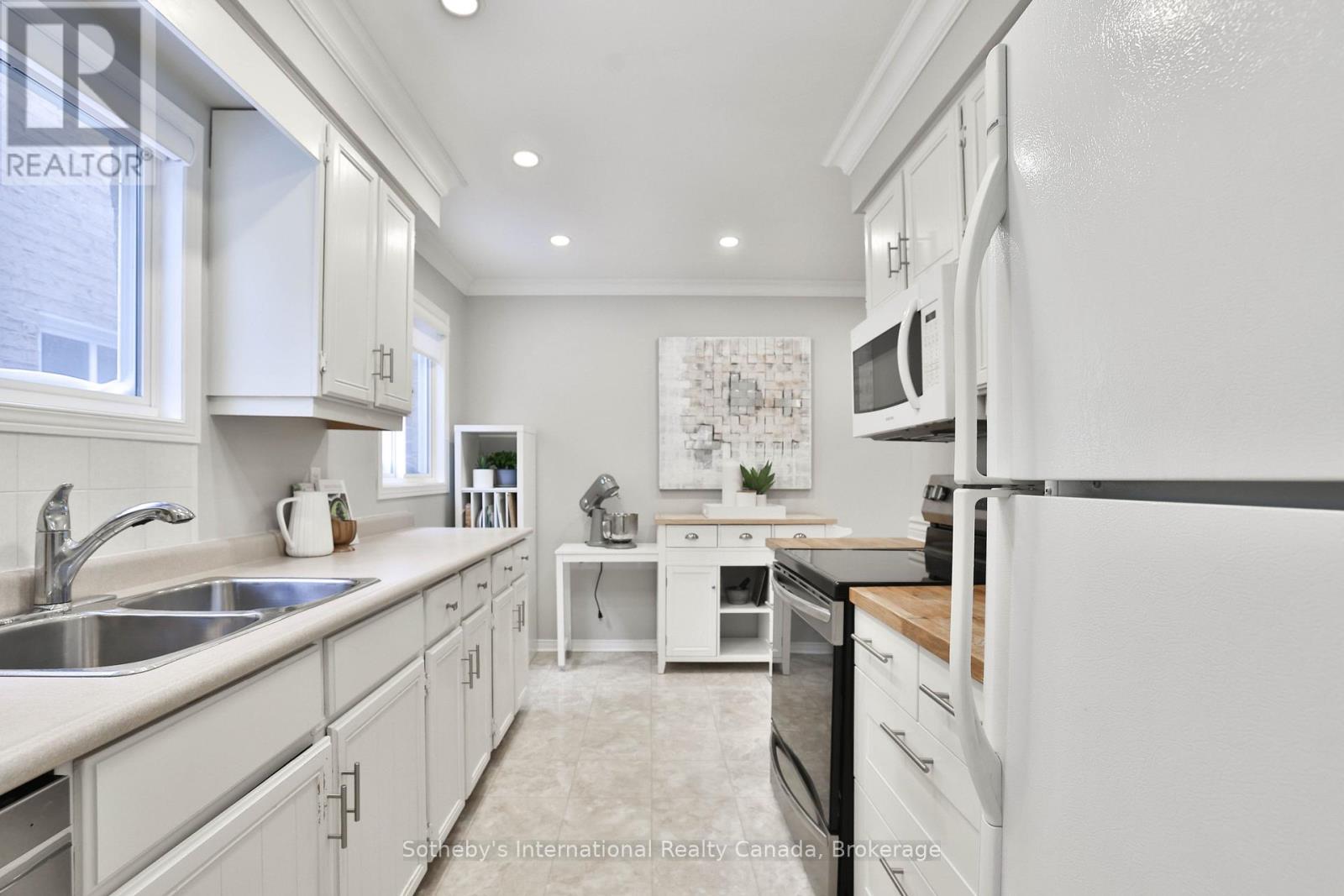 7 - 5255 LAKESHORE ROAD