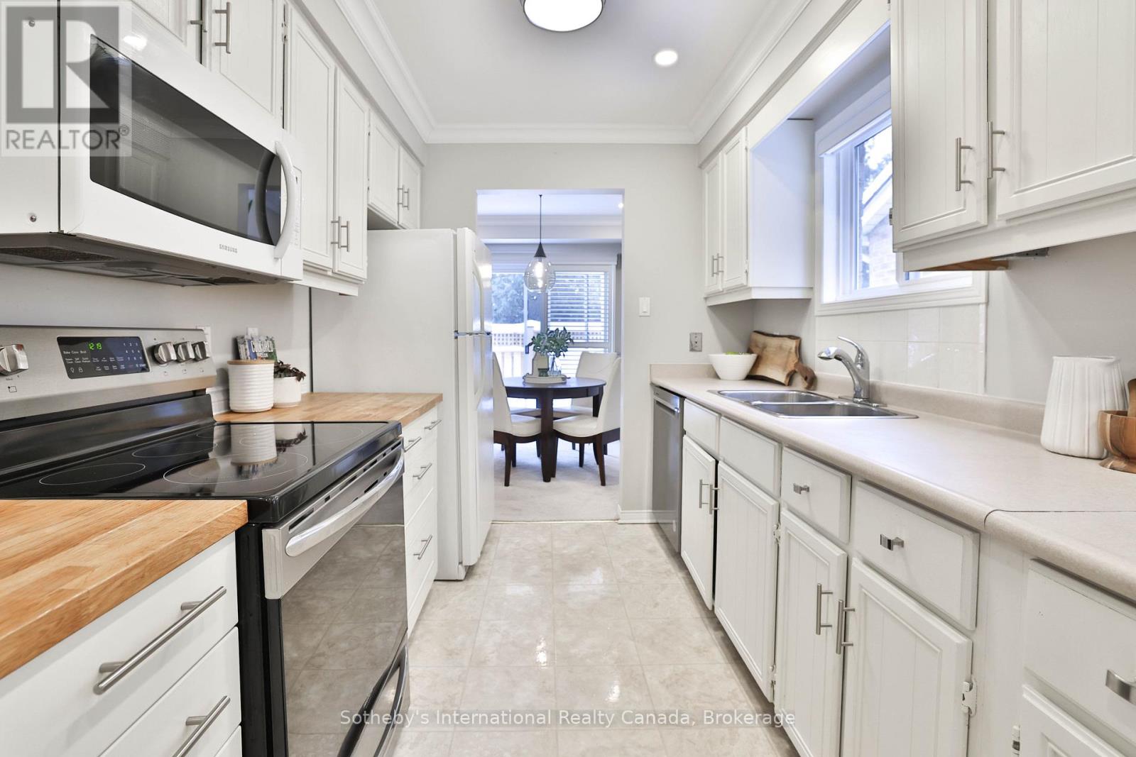 7 - 5255 LAKESHORE ROAD