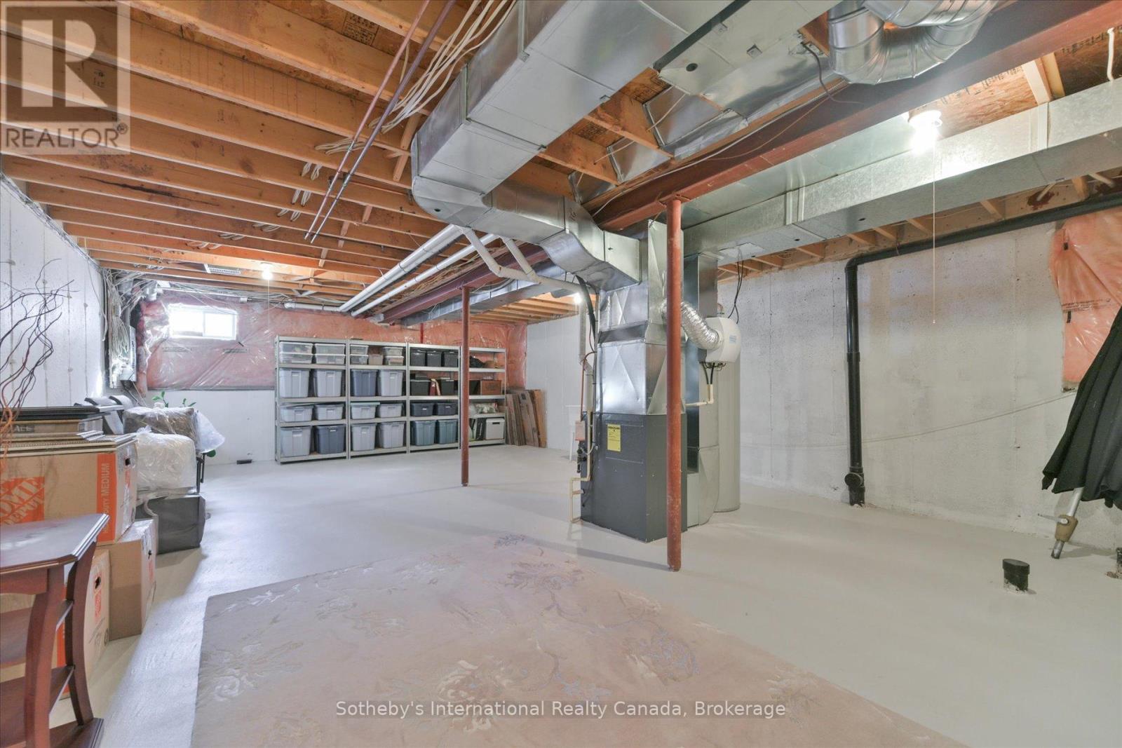 21 - 300 RAVINEVIEW WAY