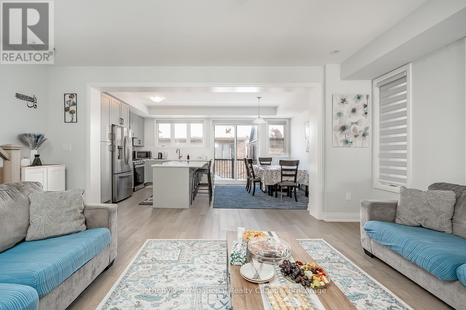 1492 YELLOW ROSE CIRCLE