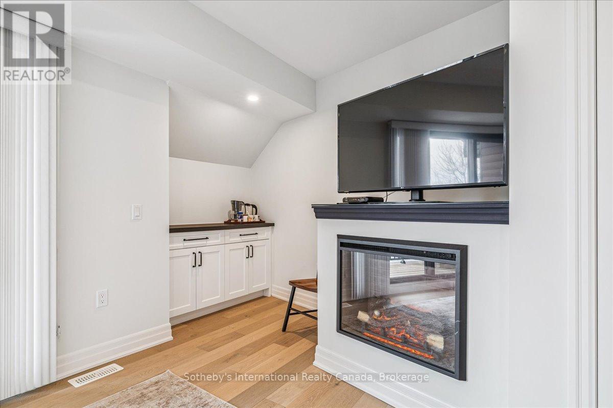 10 SOUTHWIND TERRACE