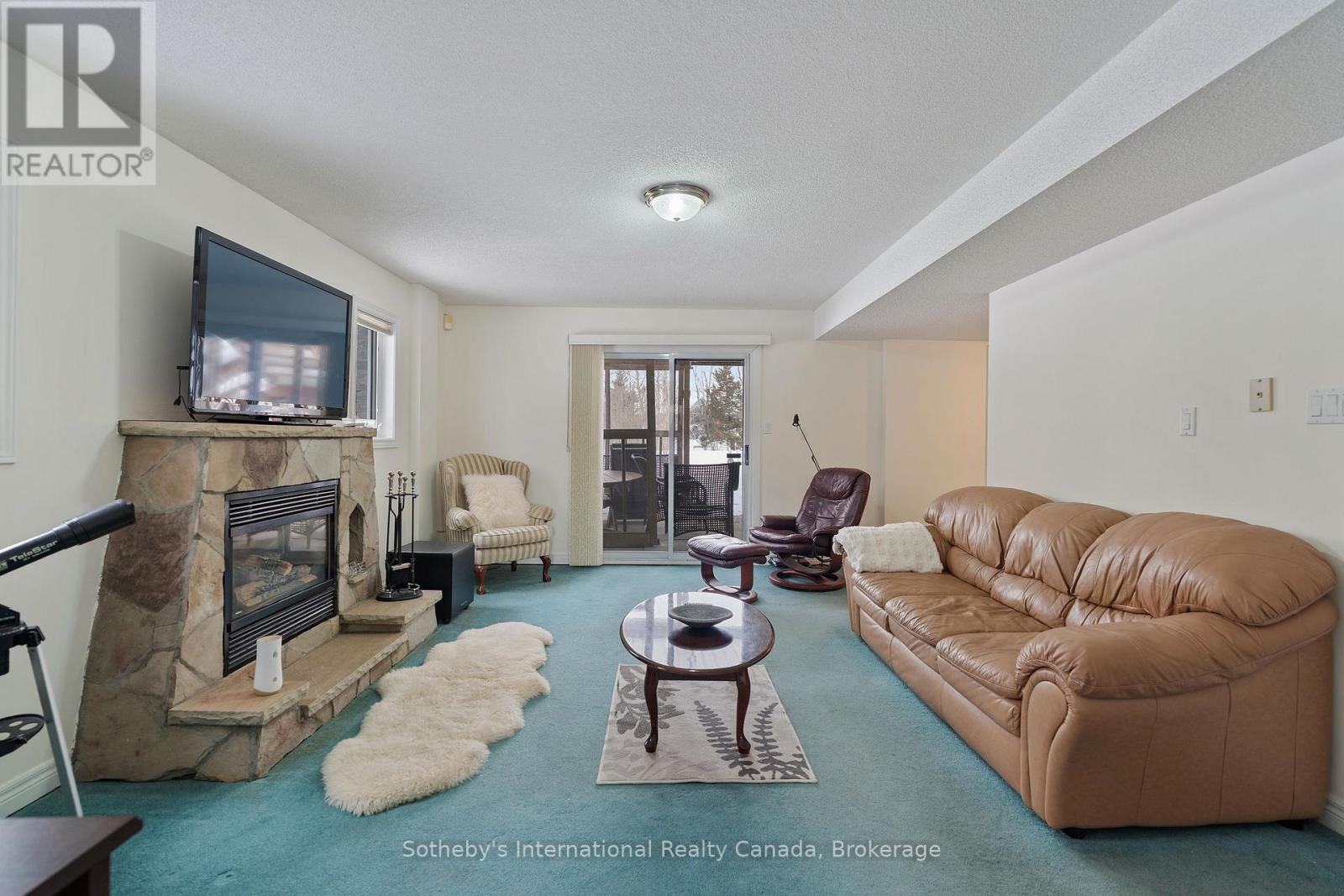 2091 COUNTRY LANE COURT