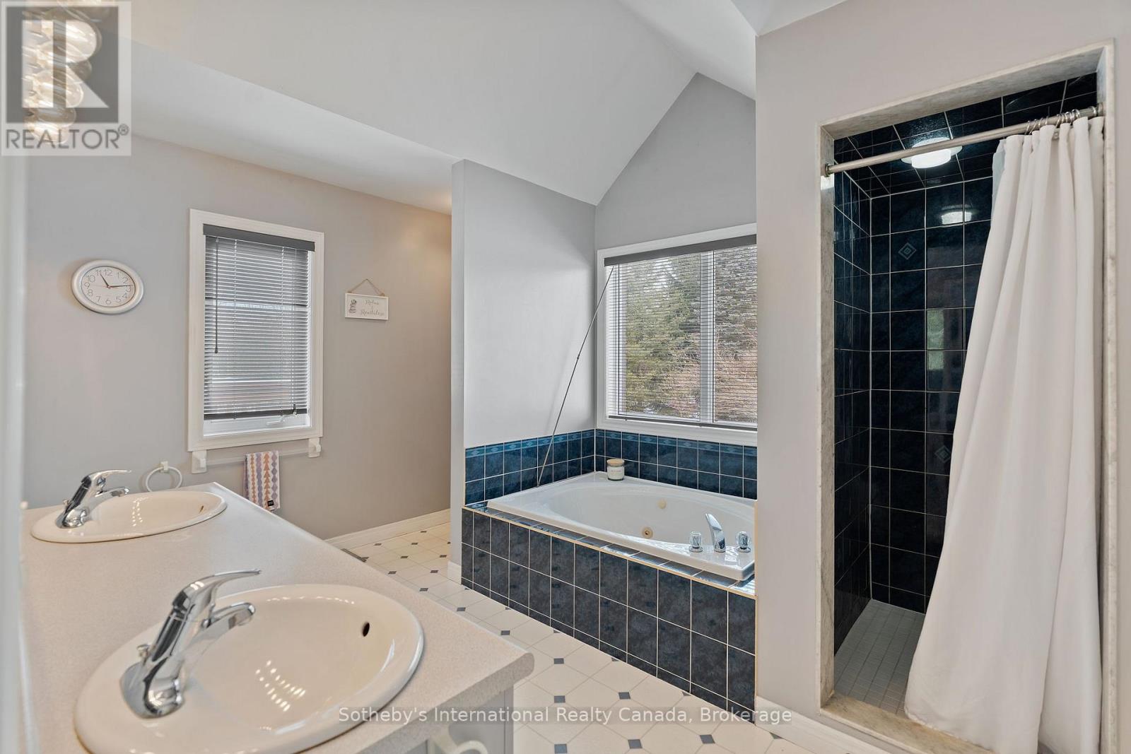 2091 COUNTRY LANE COURT