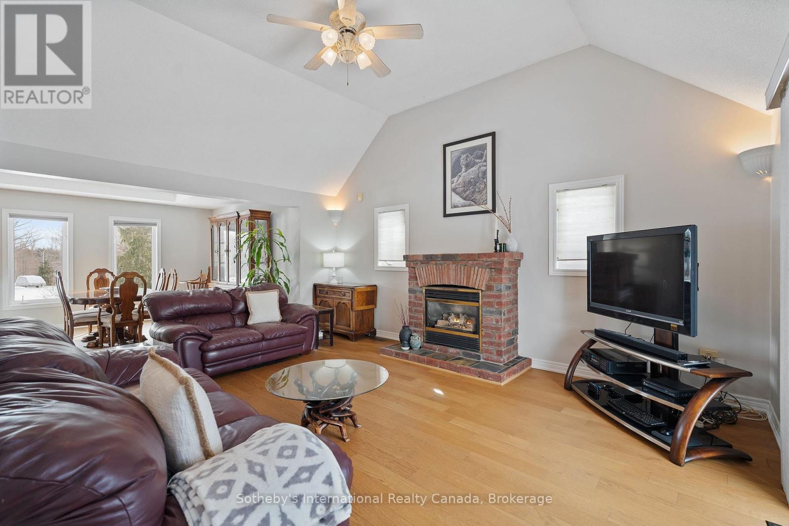 2091 COUNTRY LANE COURT