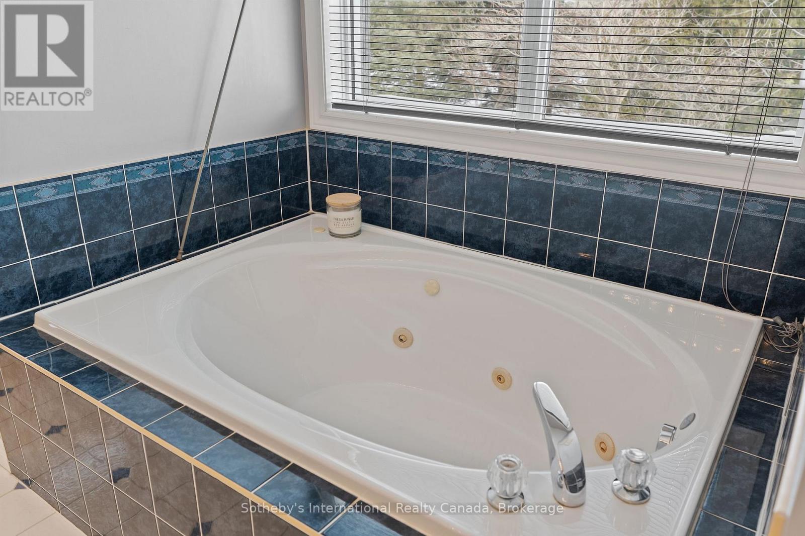 2091 COUNTRY LANE COURT