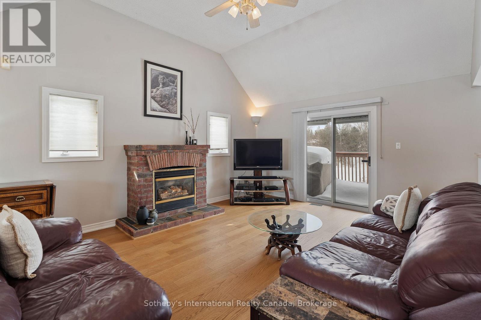 2091 COUNTRY LANE COURT