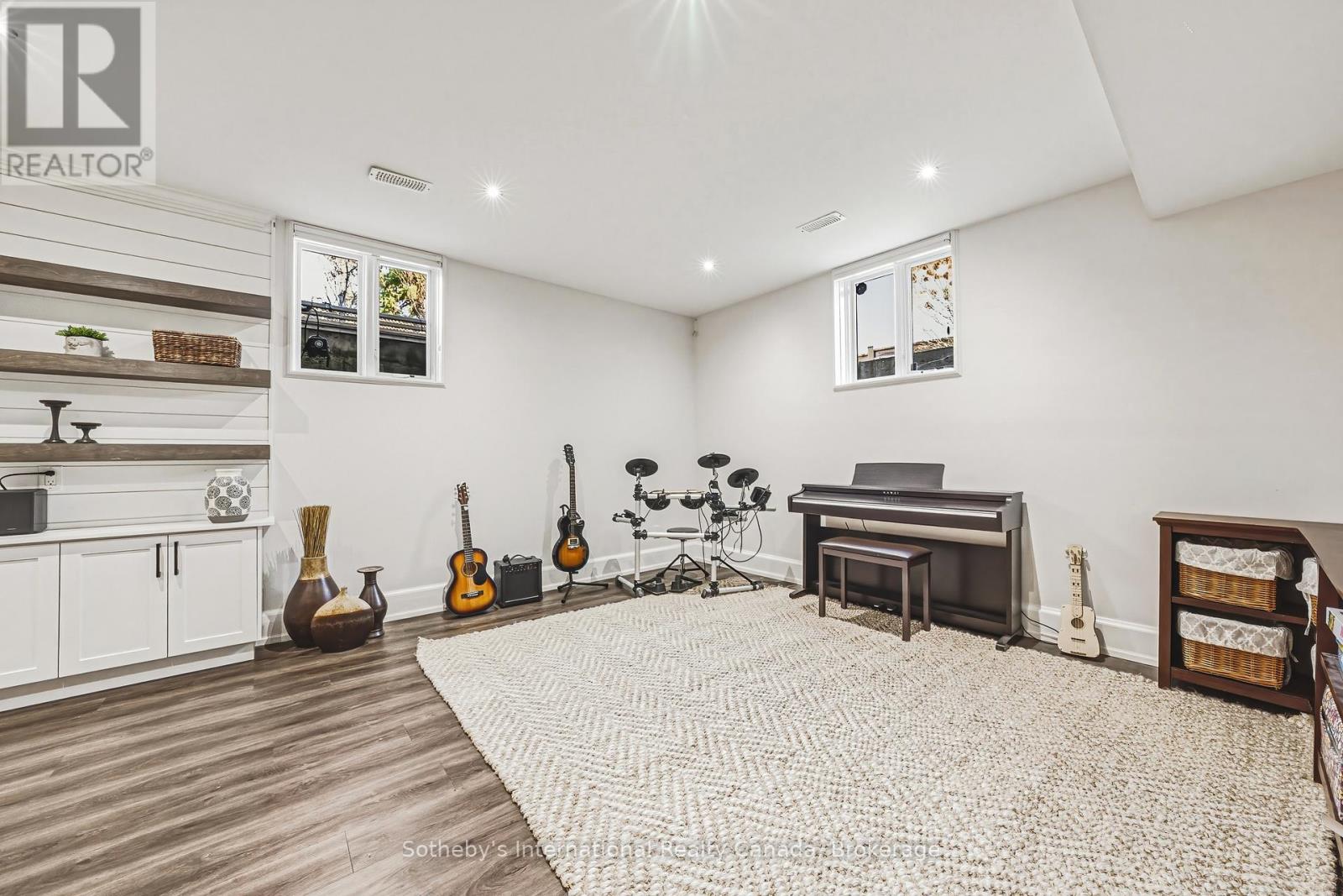 476 PATRICIA DRIVE