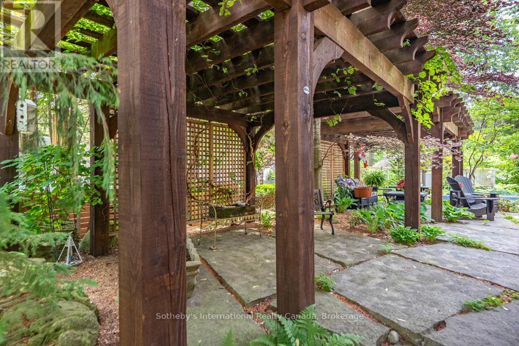 552 BOBOLINK ROAD