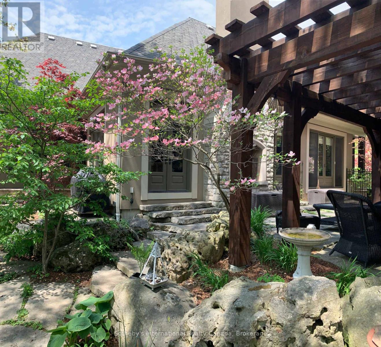 552 BOBOLINK ROAD