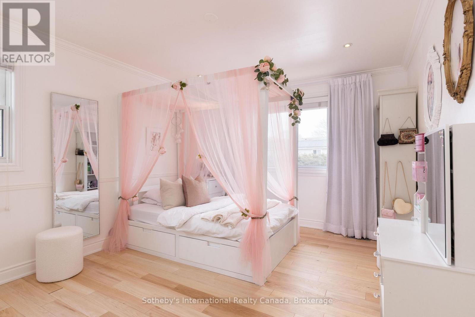 4456 HAWTHORNE DRIVE