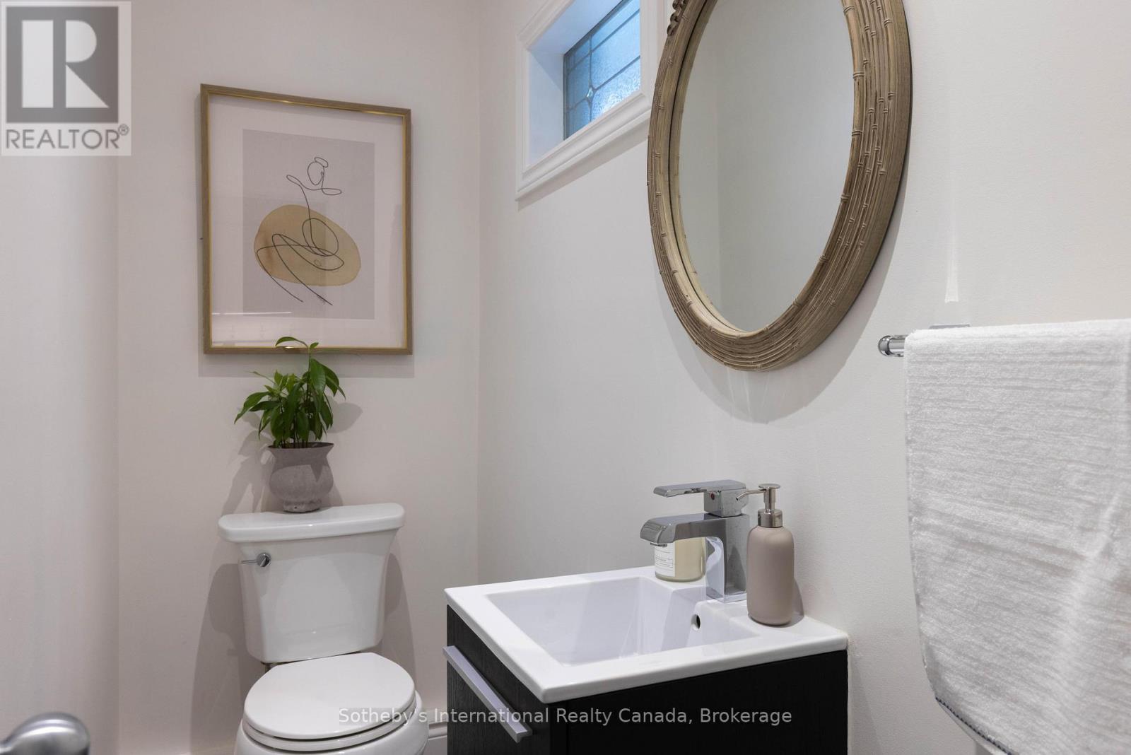 4456 HAWTHORNE DRIVE