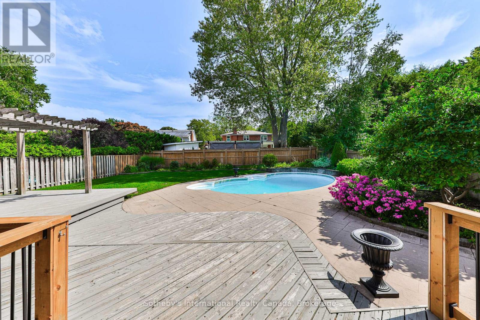 4456 HAWTHORNE DRIVE