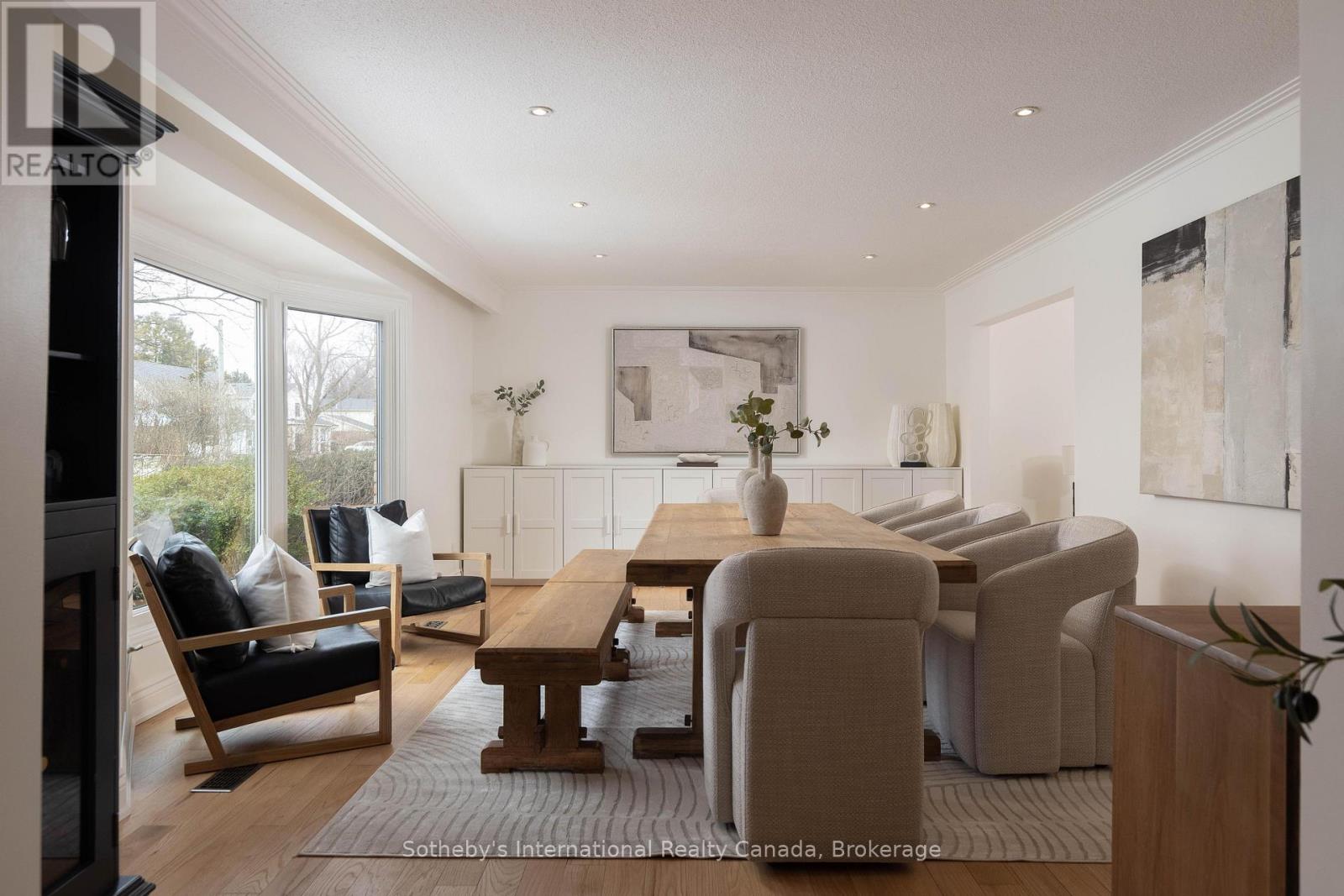 4456 HAWTHORNE DRIVE