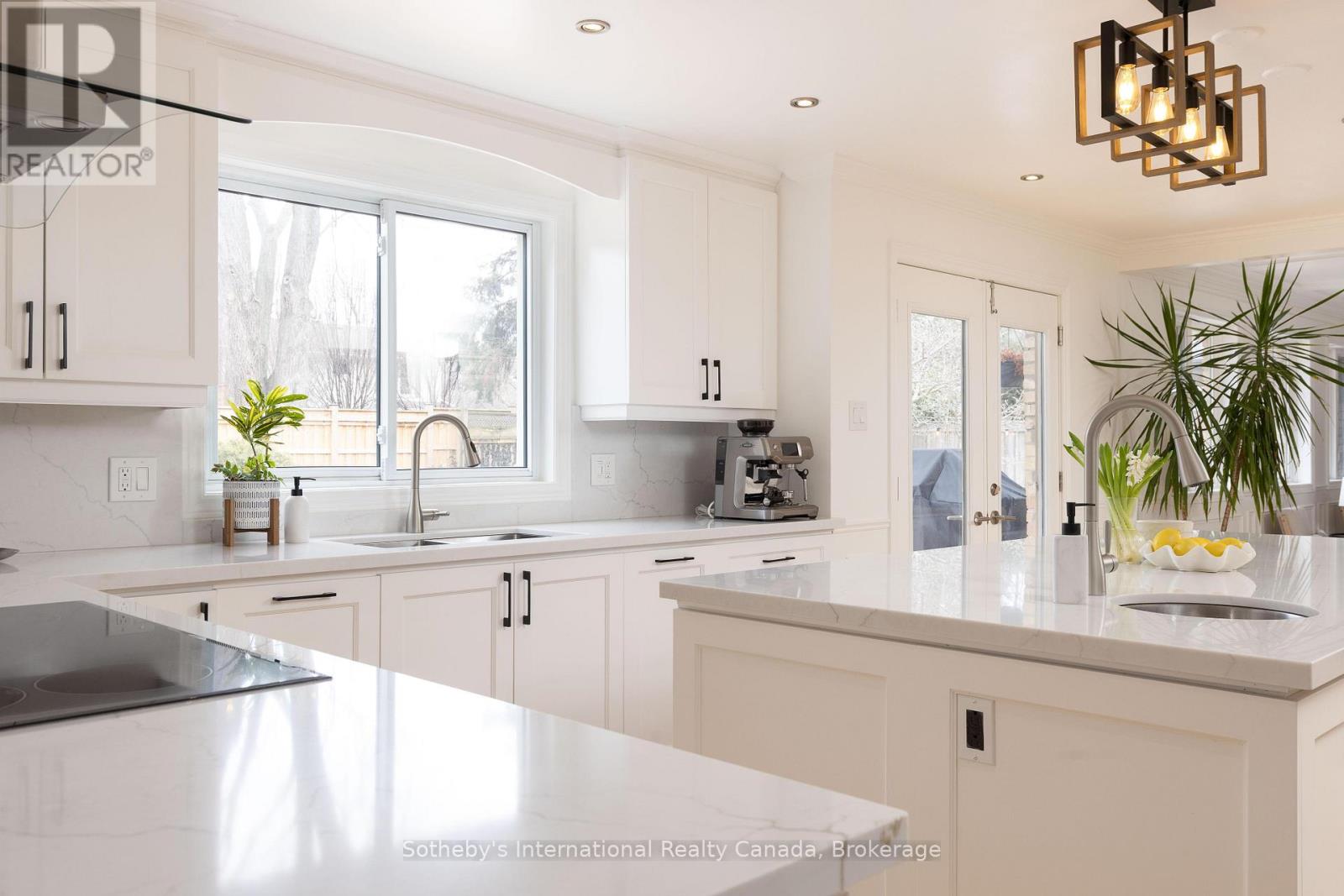 4456 HAWTHORNE DRIVE