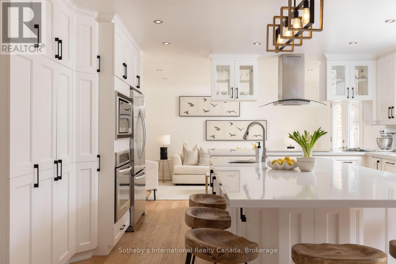 4456 HAWTHORNE DRIVE